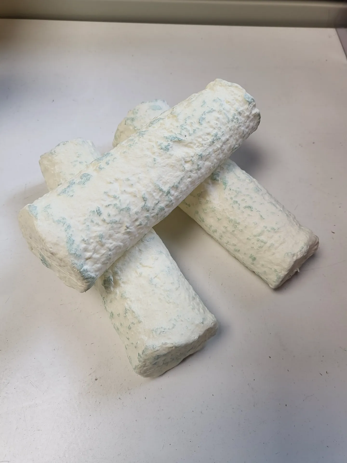 [0030154] cheese 'st-maure'