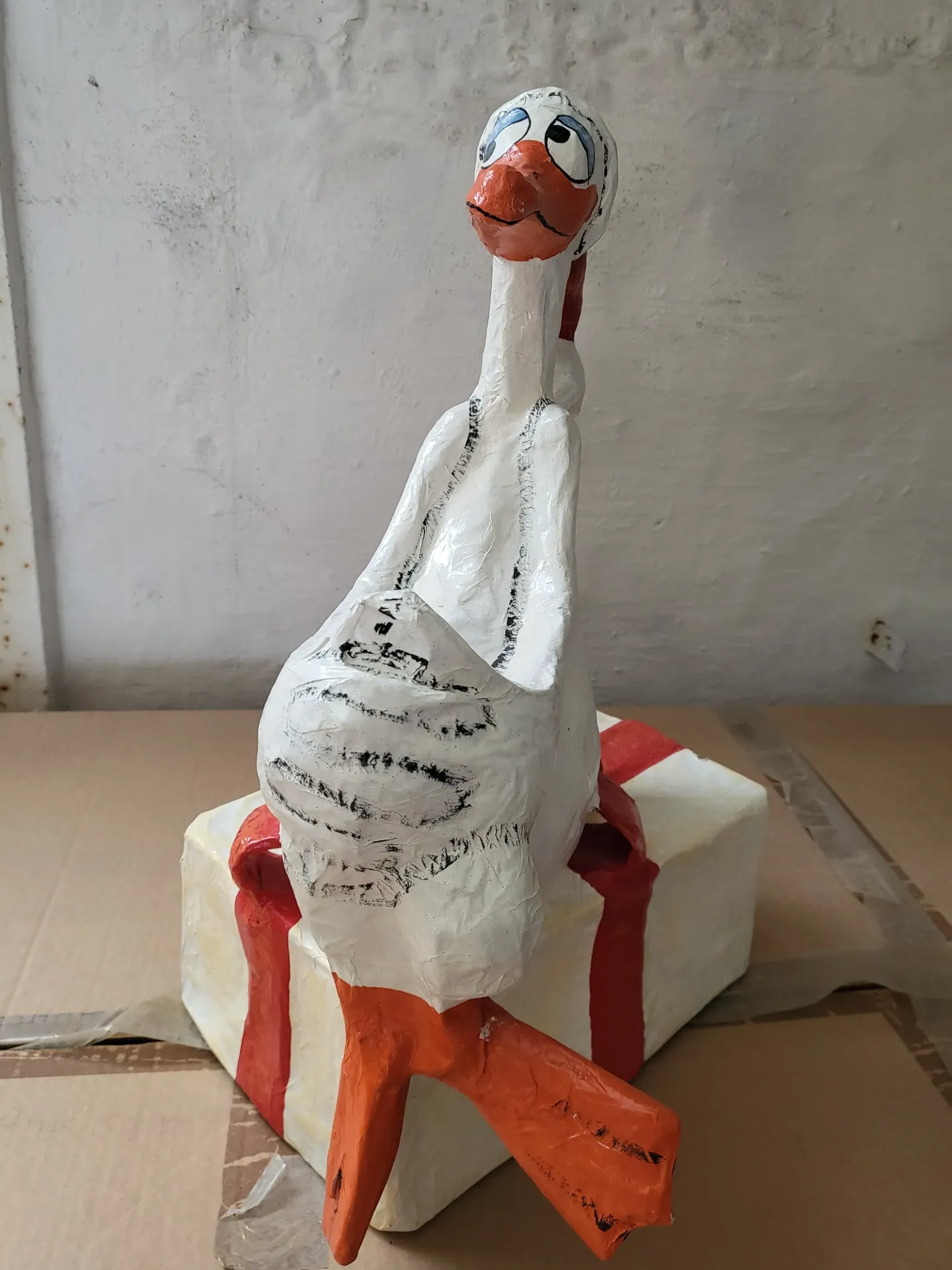 [0080697] Christmas goose sitting, pap.maché
