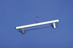 [0089028] cintre bois avec 2 pinces (blanc)