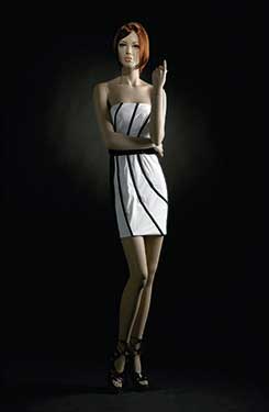 [0097813] mannequin 'runway' dame 21