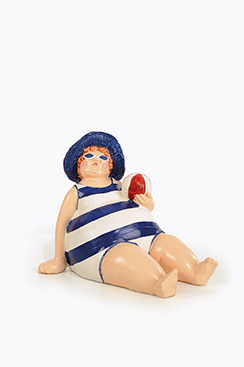 figurine de plage 'dame assise'