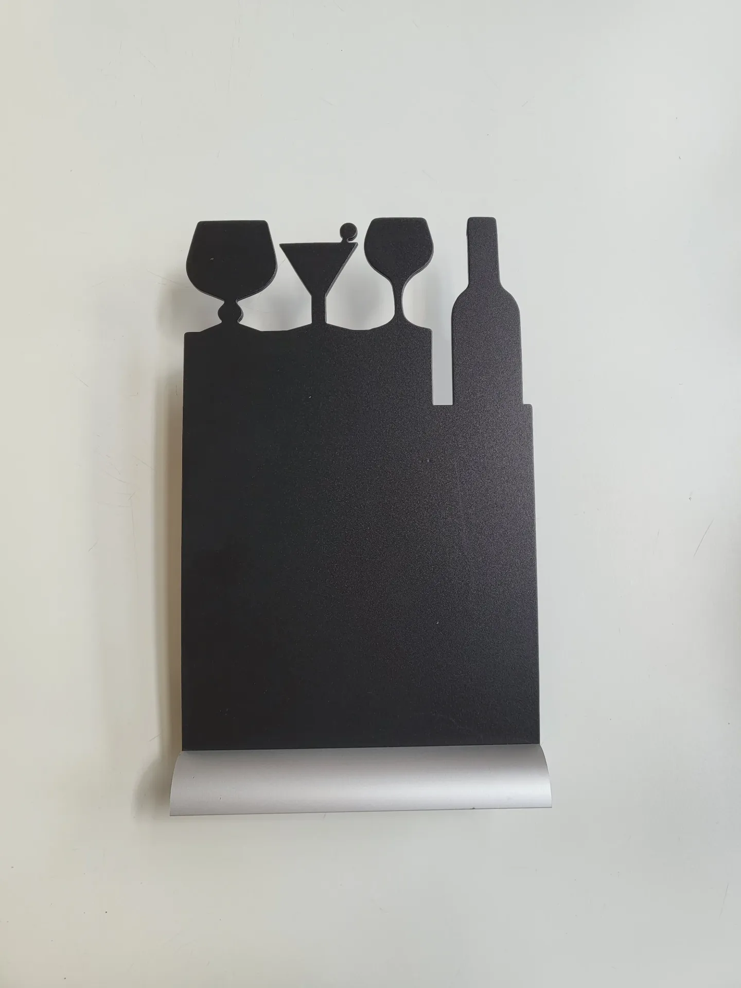 [0094233] table board and marker 'COCKTAILS'