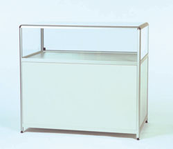 [0081019] counter with cupboard
