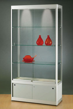 vitrine avec armoire