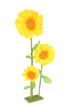 3 flowers on plate