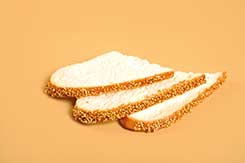 [0688221] 3 slices of bread