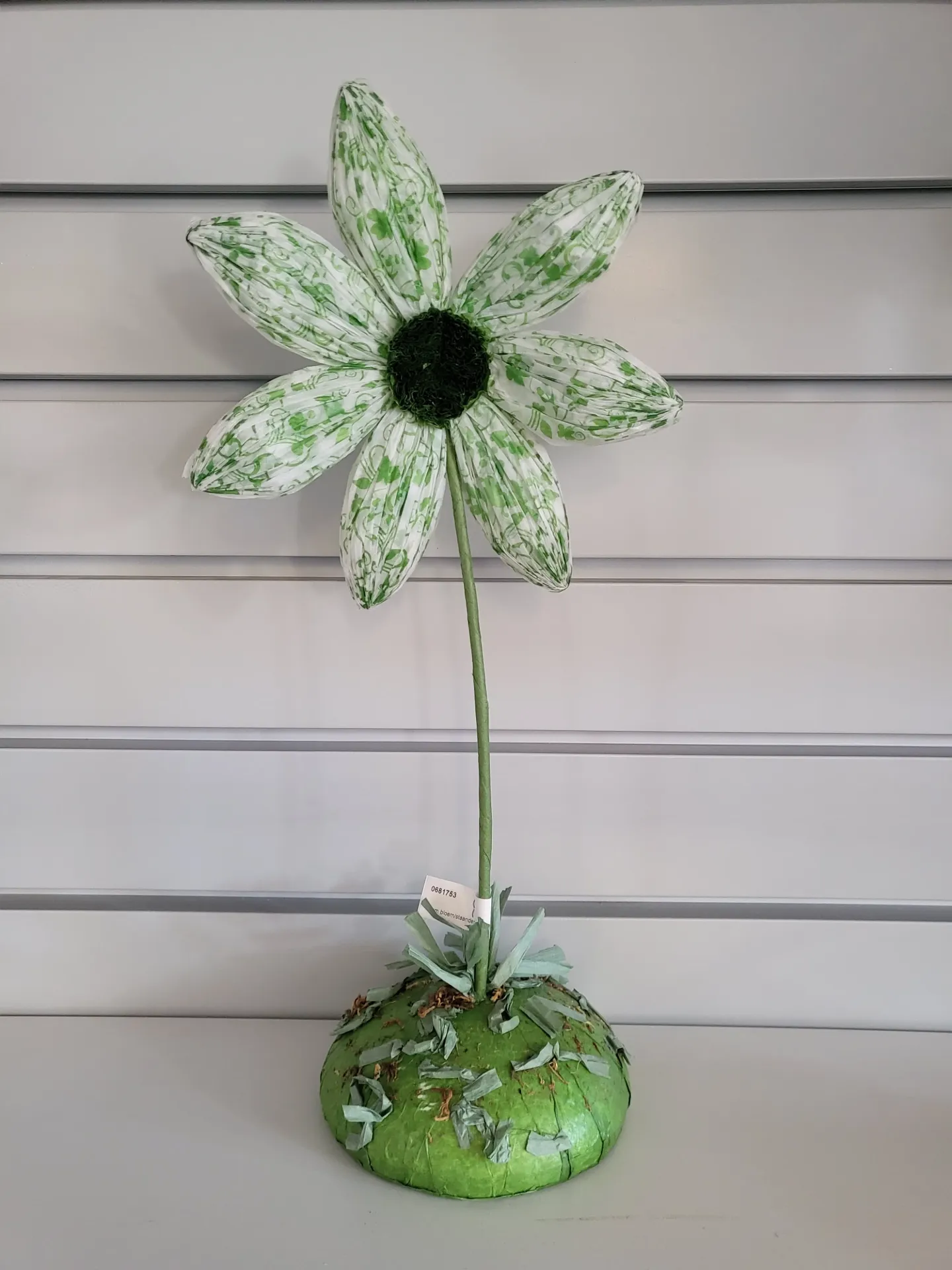 flower on stand