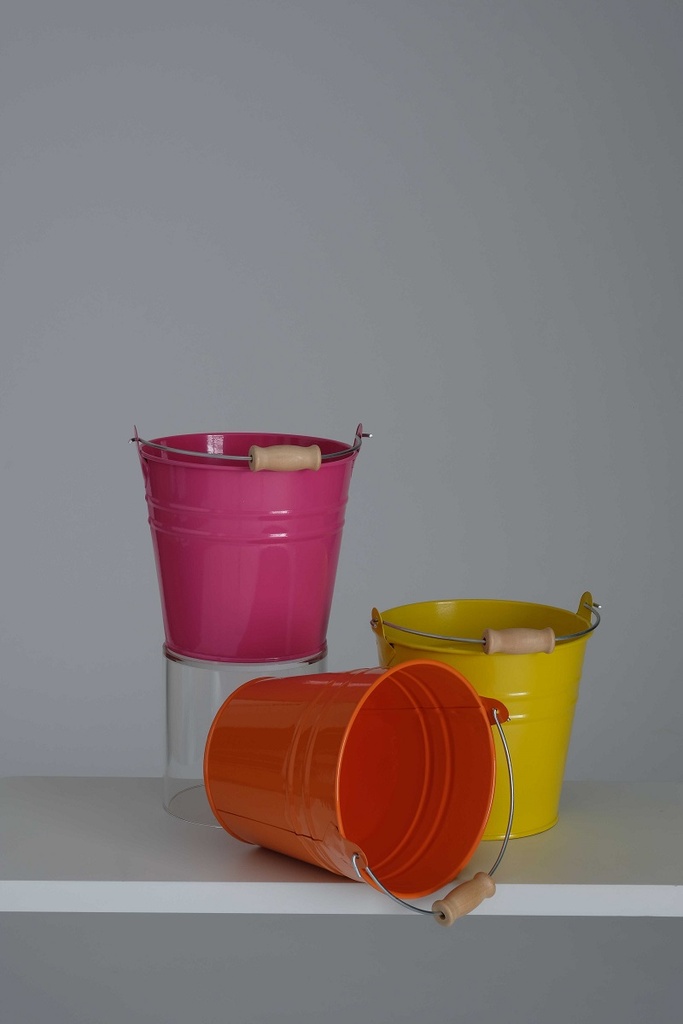 [0037764] 3 metal buckets